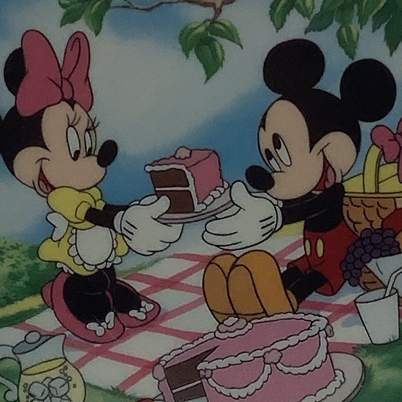 Two Disney Lenox Animated Classics Mickey and Minnie Mouse 8” Dessert Plates - Picture 2 of 14
